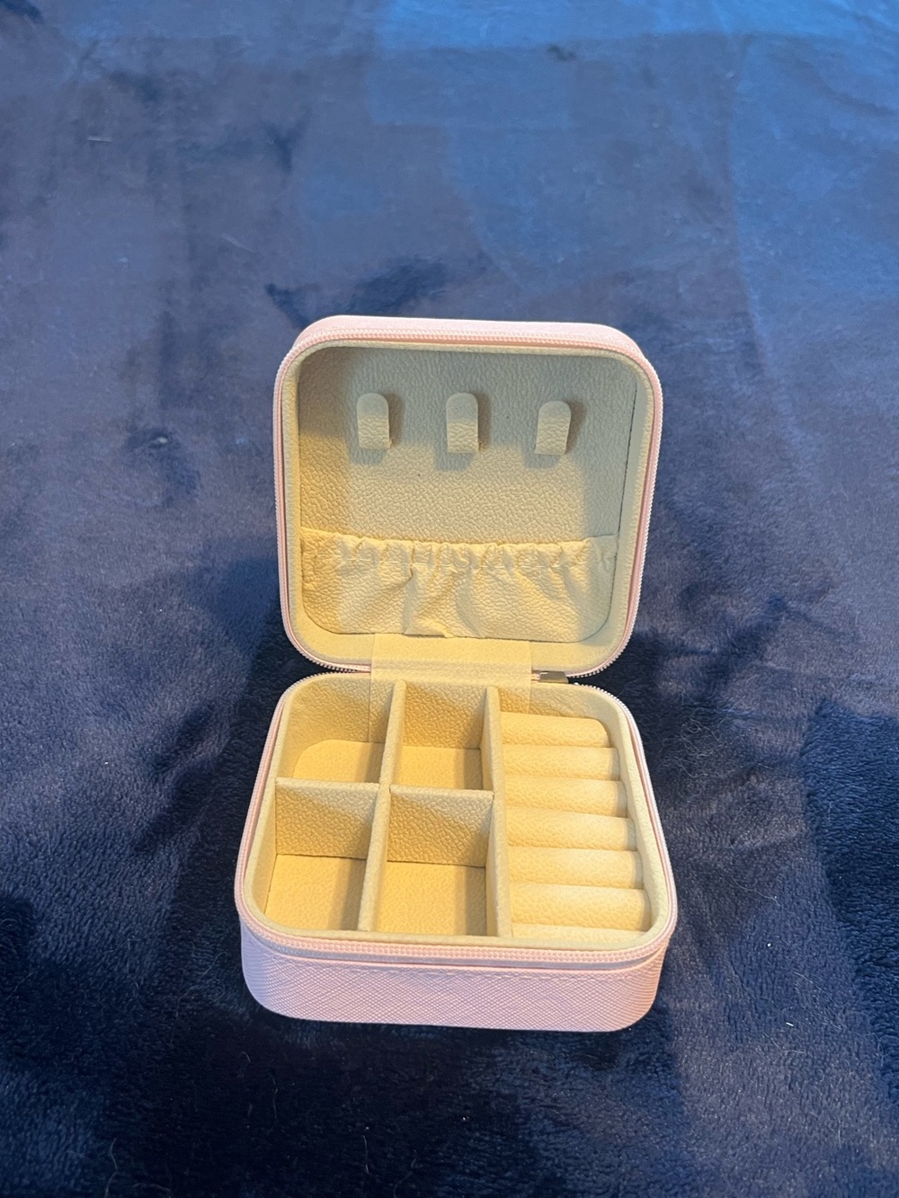 NWOT Travel Jewelry Organizer Case in Light Pink with Cream Interior
